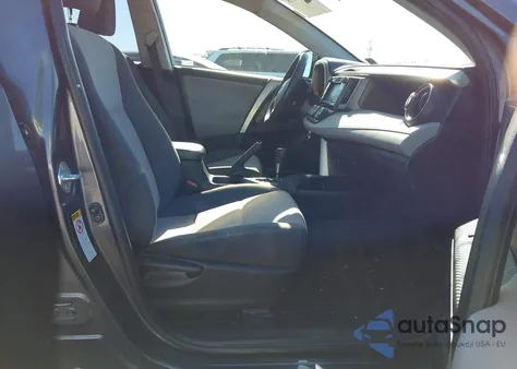 2015 Toyota Rav4 Le z USA, uszkodzony, nr VIN JTMBFREV4FJ040746